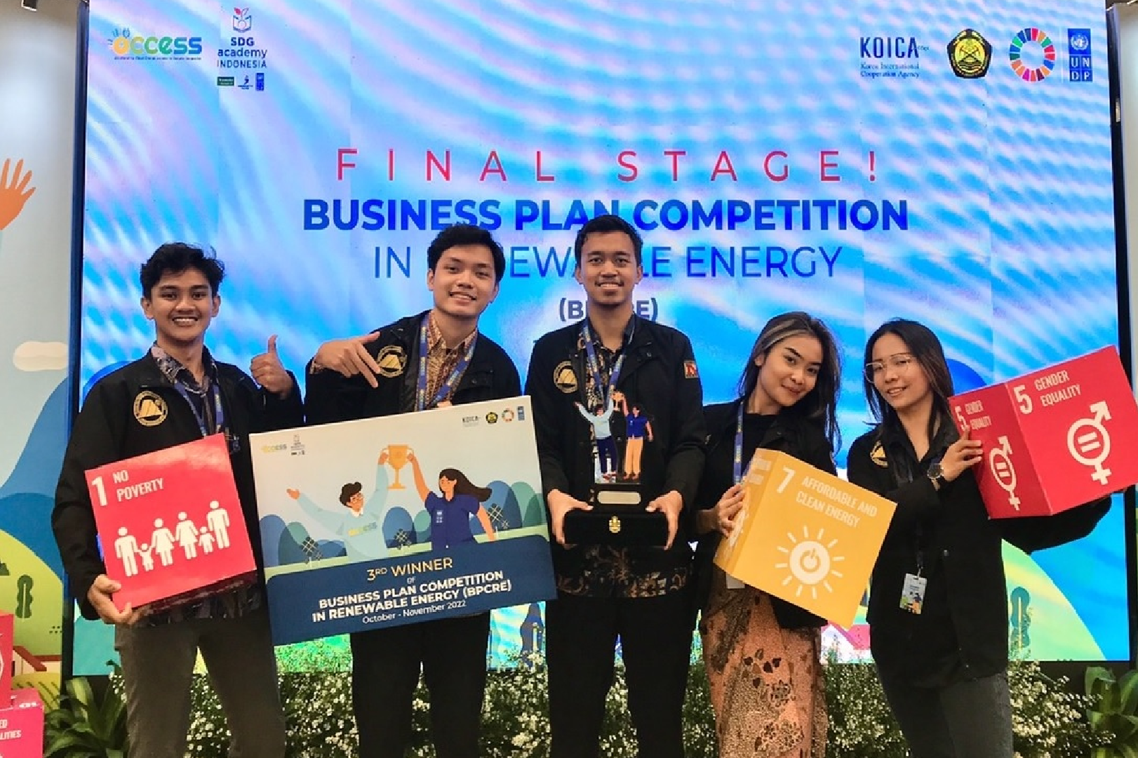 FTUI Students Turn Plastic Waste into Fishing Net Crafts and Win the ACCESS  Business Plan Competition in Renewable Energy – Fakultas Teknik Universitas  Indonesia