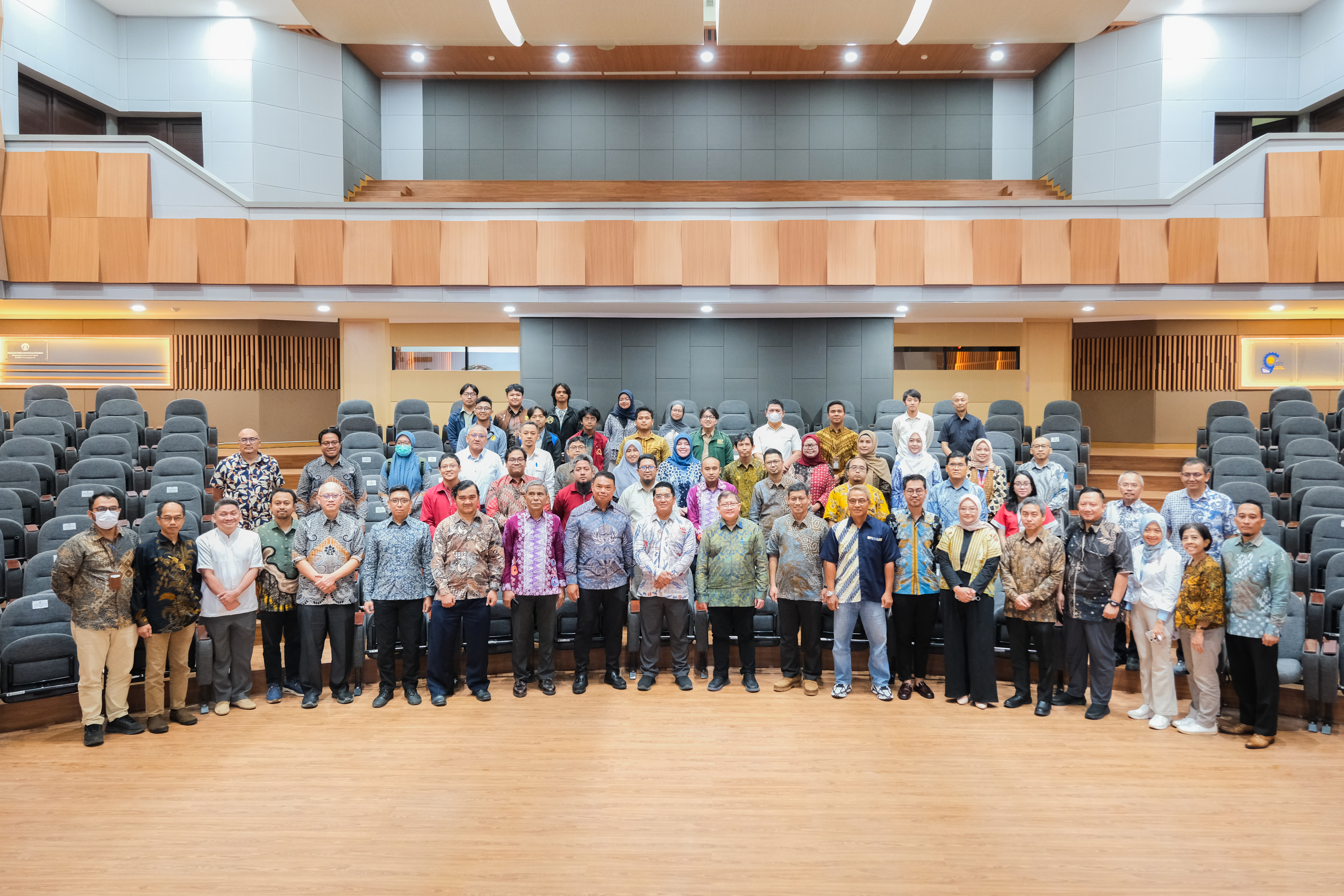 FTUI Resmikan Auditorium Adi Karsa Keteknikan K.301, Simbol Kolaborasi ...