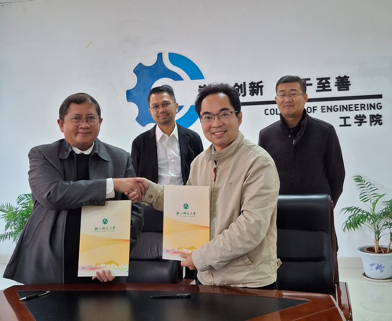 WhatsApp Image 2025-11-09 at 17.16.32