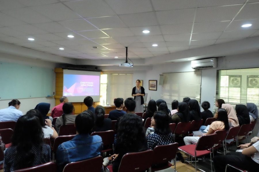 Kuliah Umum Arsitektur FT UI Menghadirkan Debra Flanders ...